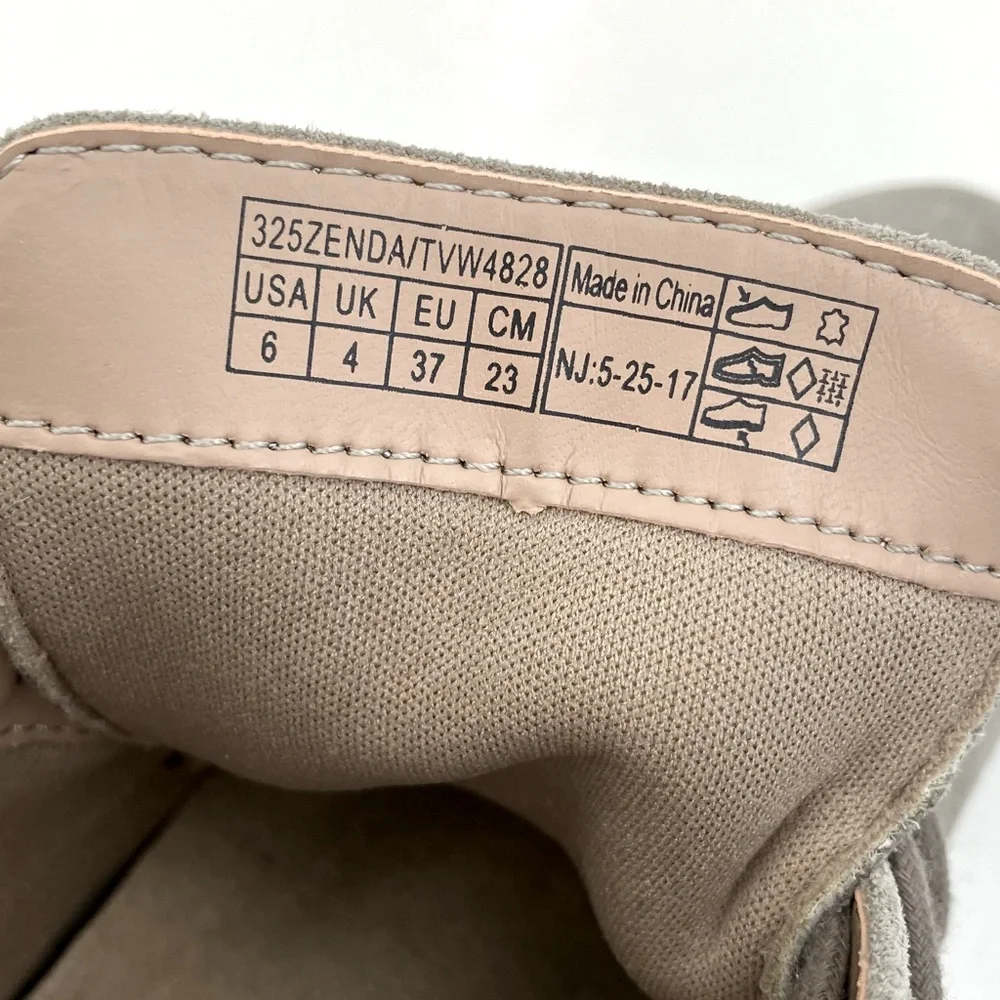 NWOT Vionic Zenda Ankle Boots